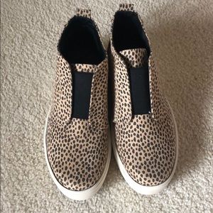 Universal Thread leopard sneaker